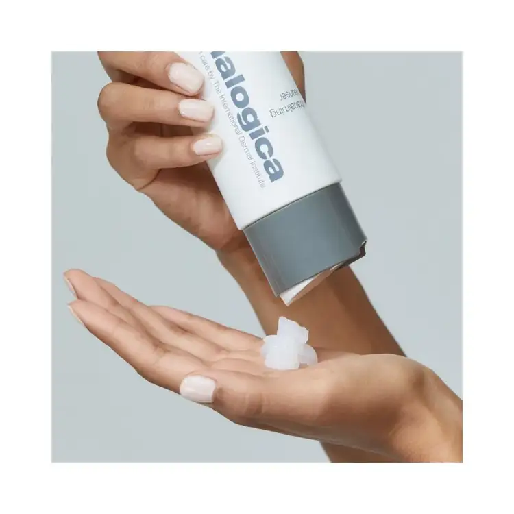 Ultra Calming - Limpiador facial, limpia y fortalece piel reactiva