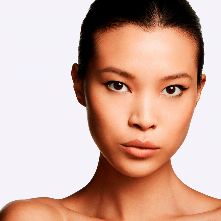 Fix + Matte Fixing spray mate fija, matifica y controla brillo