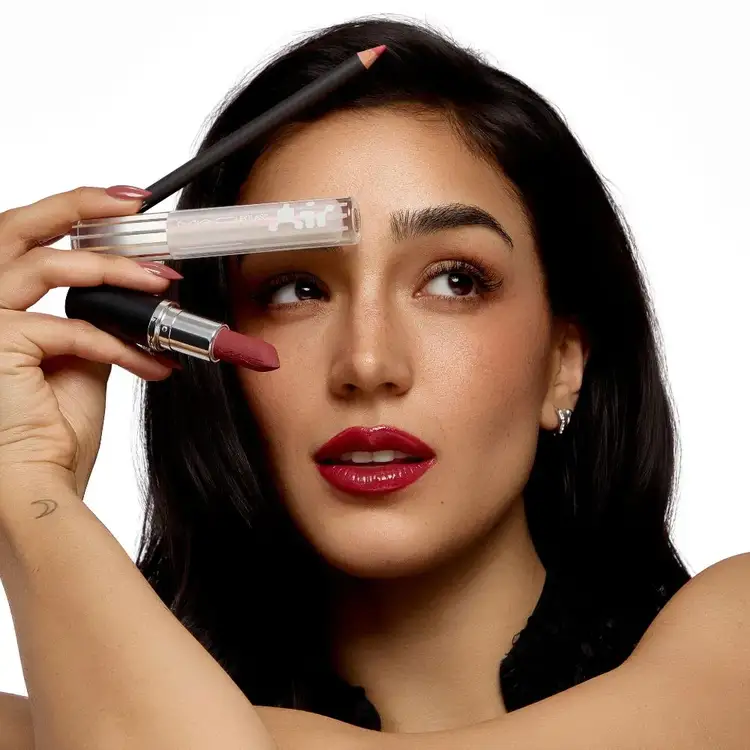 MAC Lip Combo - Warm Blush Brown by Ale Capetillo 1 MACximal Silky Matte Lipstick + 1 Lip Liner + 1 Lipglass Air Non Sticky Gloss