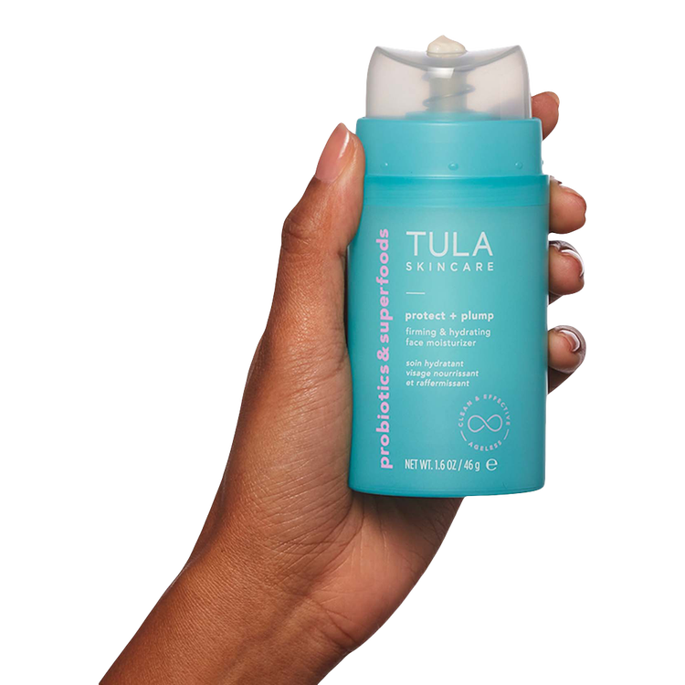 Protect + Plump Firming & Hydrating Face Humectante trata el envejecimiento prematuro