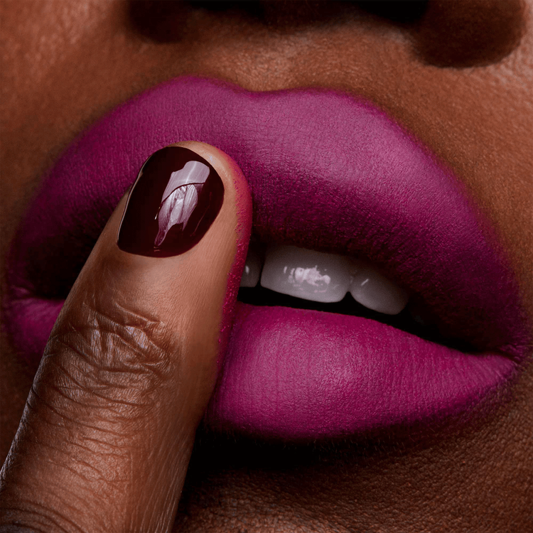 Powder Kiss Lipstick - Labial, mate hidratante de textura ligera