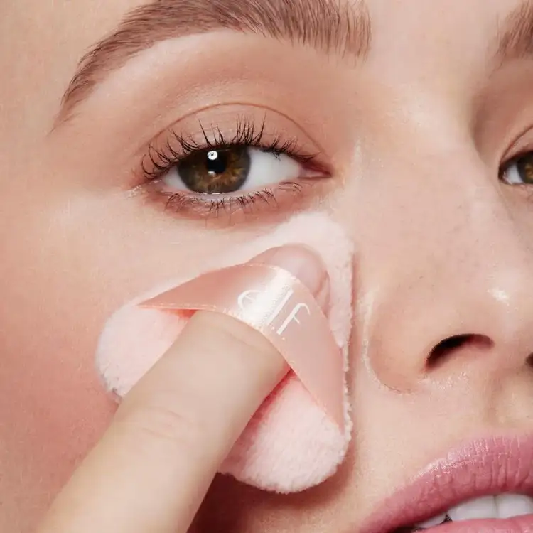 e.l.f. Halo Glow Pinkie Puffs Juego de 3 borlas mini de terciopelo reutilizables para maquillaje