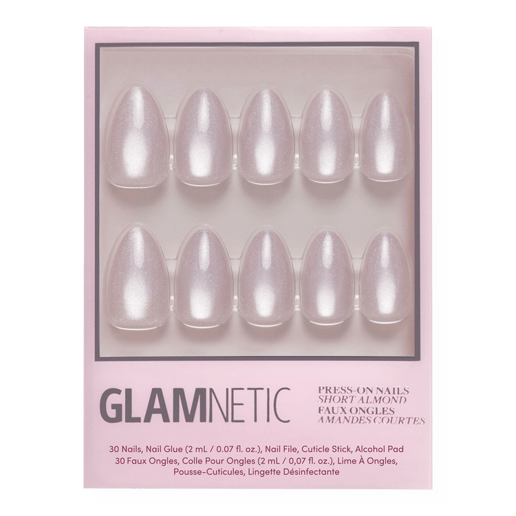 Selenite Press-On Nails Uñas postizas tono blanco semitransparente elegante.