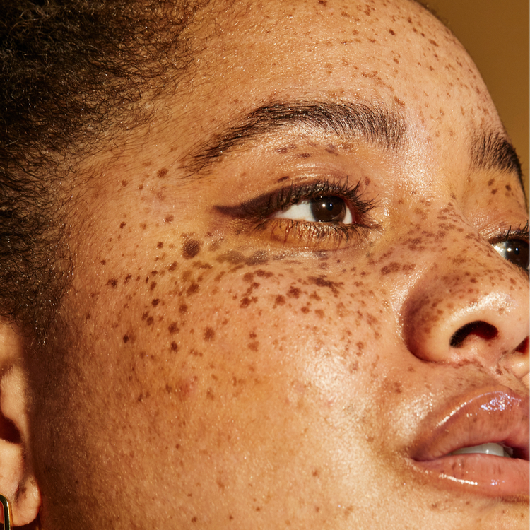 Hueliner Longwearing Kajal - Delineador de ojos, fórmula impermeable