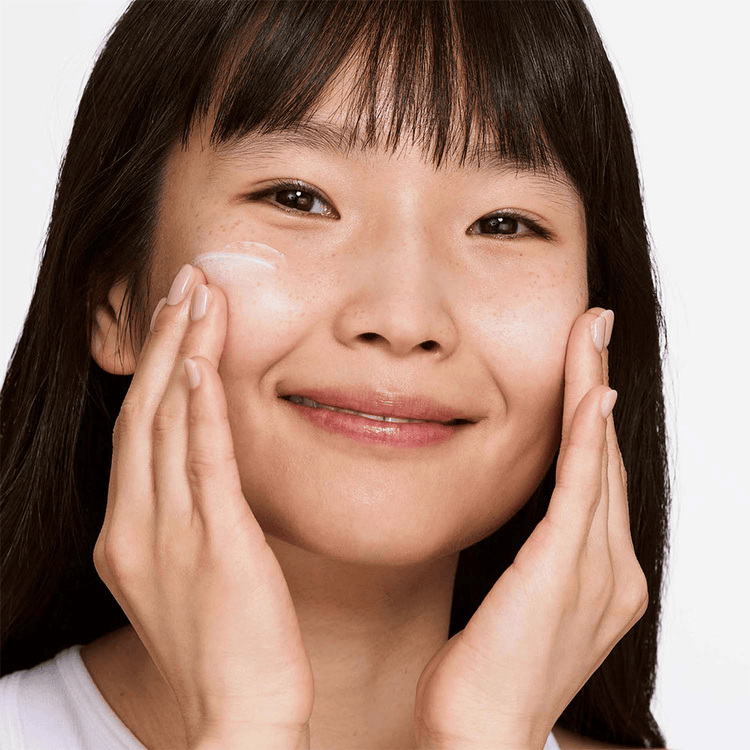 Even Better Brightening Moisturizer SPF 20 - Crema facial, hidrata y protege la piel sensible