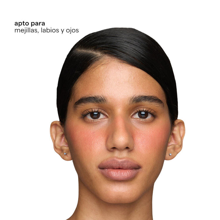 Duo Telenovela Tinta + Gloss - 1 Tinta acabado matte + 1 Gloss Hidratante + Estuche Charm de piel