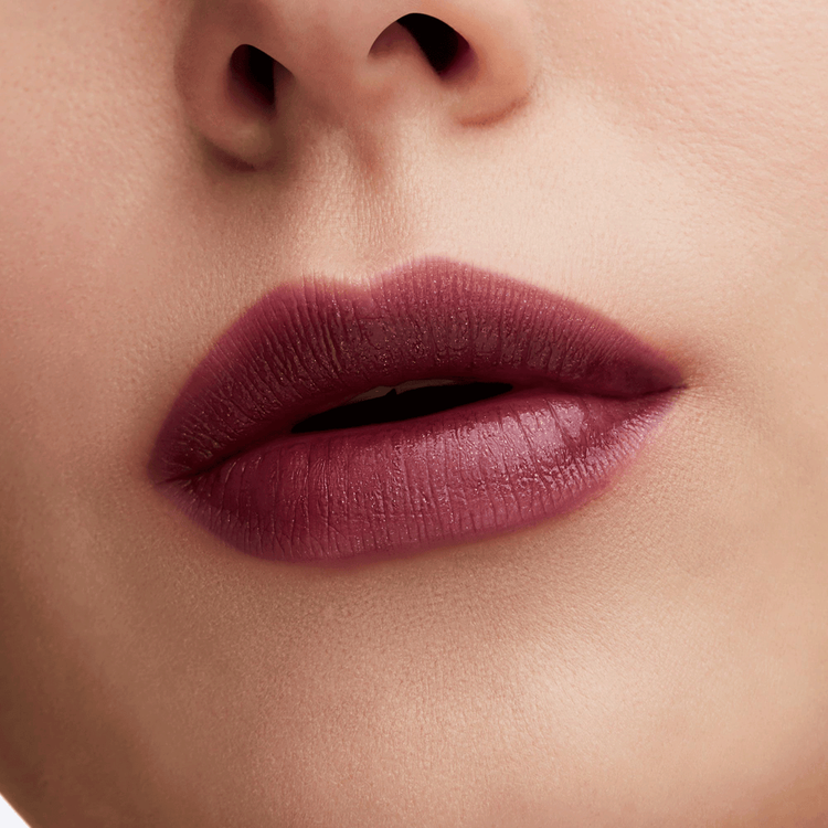 Lustreglass Sheer-Shine Lipstick - Labial, acabado luminoso, hidratante y suave