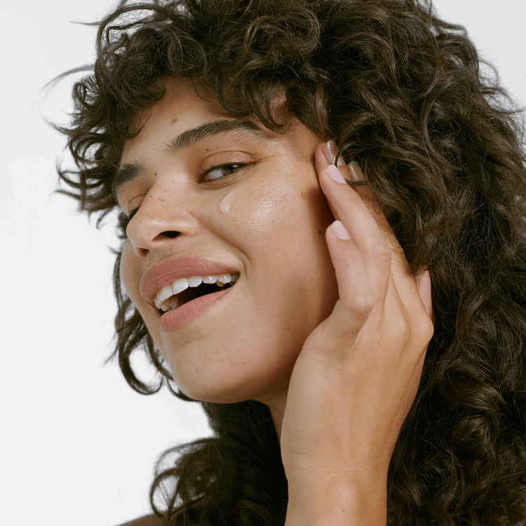 Even Better Clinical™ Radical Dark Spot Corrector + Interrupter - Suero antimanchas, reduce visiblemente las decoloraciones