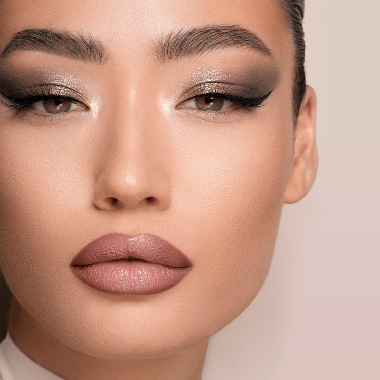 I Need a Nude Eyeshadow Palette Paleta de sombras 15 sombras nude icónicas.