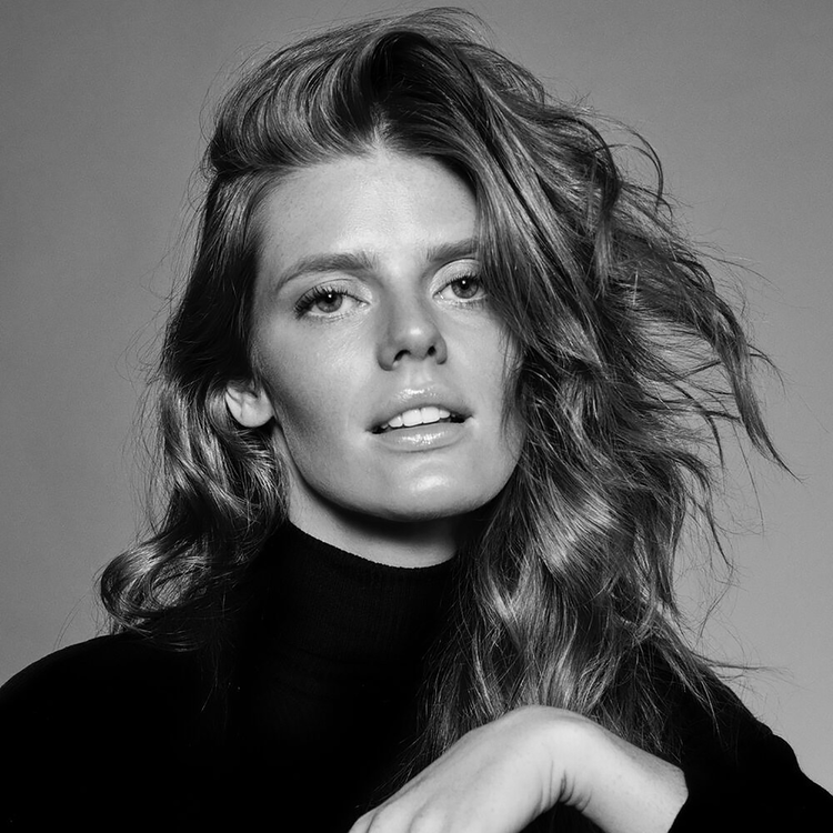 The Invisible Hold Hairspray - Spray fijador, acabado natural y flexible