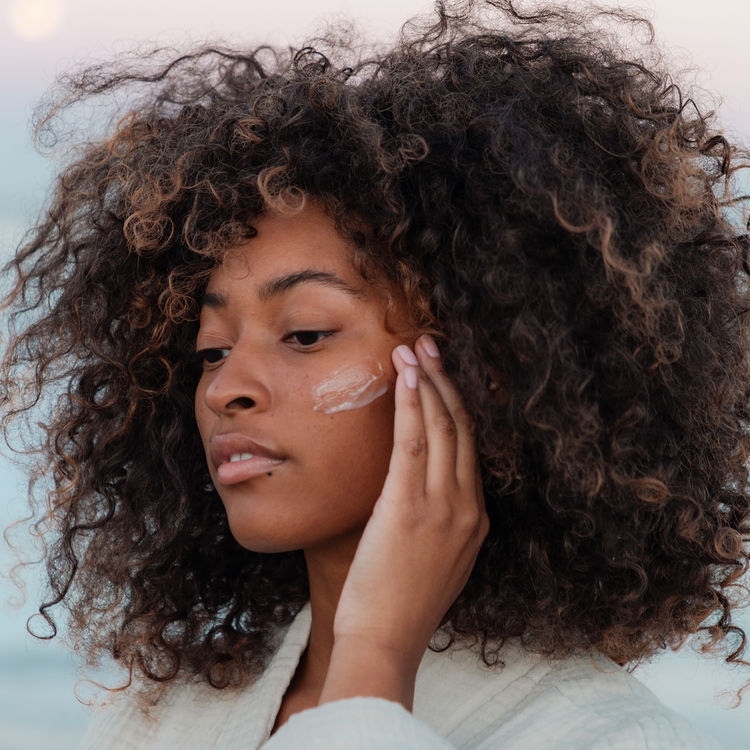 Seaglow Overnight Serum AHA Suero nocturno exfolia la piel