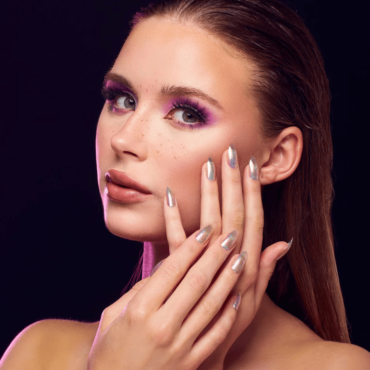 Uñas postizas adhesivas acabado holográfico transparente