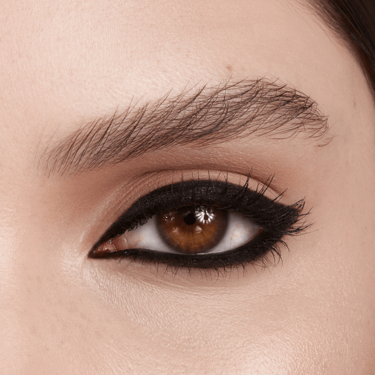 Macro Tech Delineador de ojos delineador cremoso en crayón.