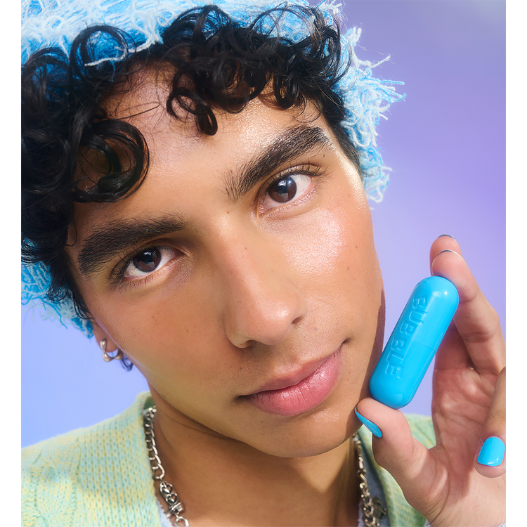 Tell All Bálsamo labial hidrata y suaviza los labios