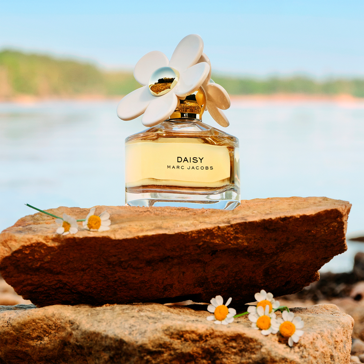 Daisy - Eau De Parfum, fragancia floral y amaderada para la mujer sofisticada