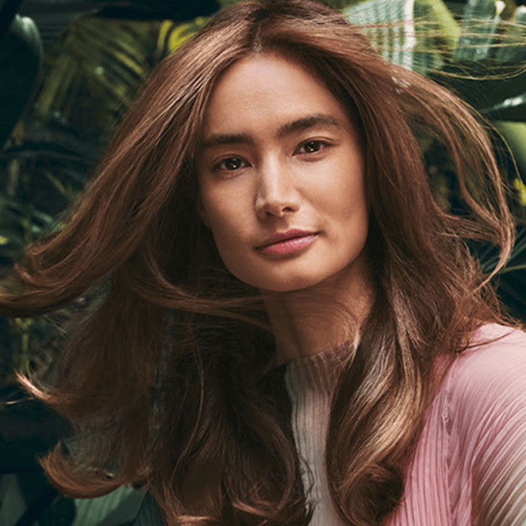 Nutriplenish Tratamiento diario hidrata y nutre el cabello seco y opaco