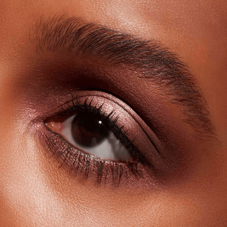 Connect In Colour - Paleta de sombras, pigmentos puros y looks intensos