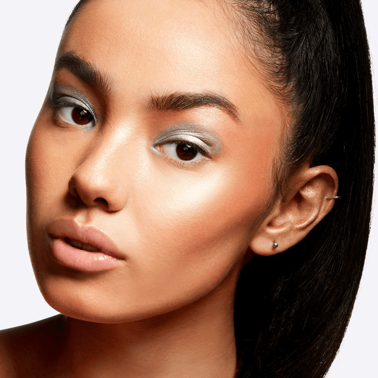 Extra Dimension Skinfinish Highlighter Iluminador acabado luminoso y definido