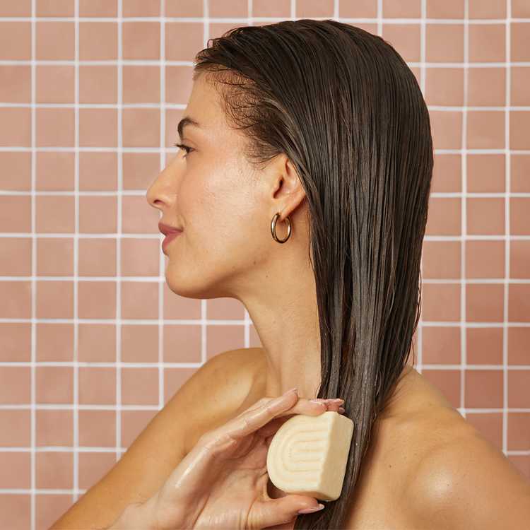 Coconut Oil Deep Moisturizing Acondicionador humecta el cabello