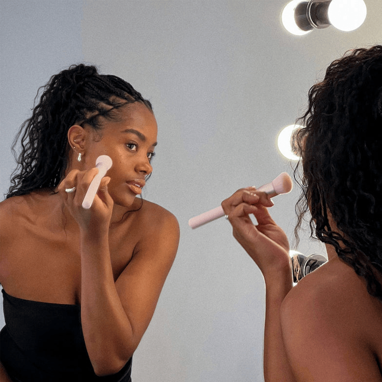 Kylie Brush Brocha punta firme para difuminar imperfecciones