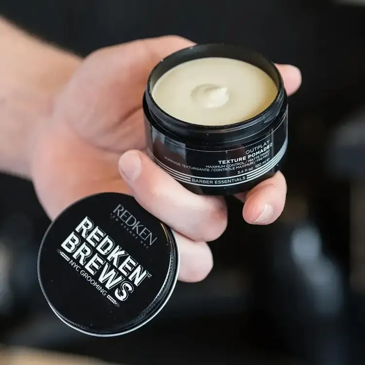 Redken Brews - Pomada, máxima fijación con textura