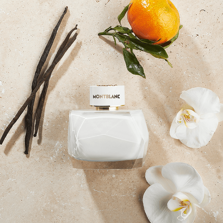 Signature - Eau de Parfum, fragancia cremosa y elegante