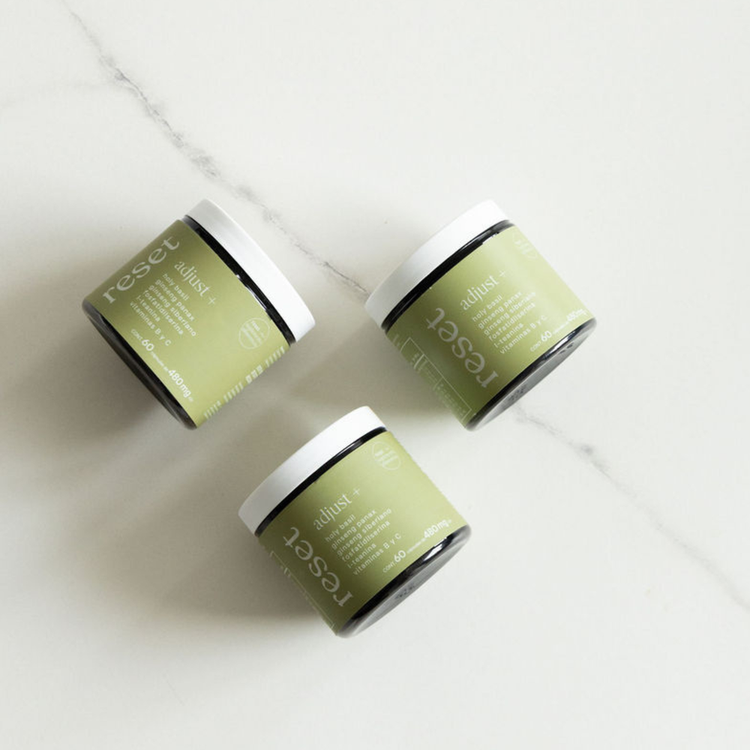 Adjust + Suplemento alimenticio diseñada para manejo del estrés, enfoque y energía equilibrada