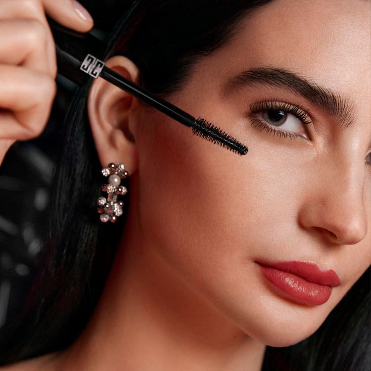 L'Interdit Couture Volume - Máscara de pestañas con 24 horas de duración y cuidado