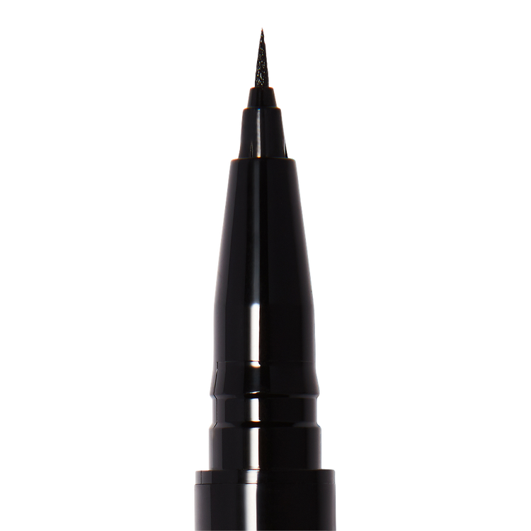 Stay All Day Dual-Ended Waterproof Delineador de ojos doble dosis de color con el delineador de doble punta de stila.