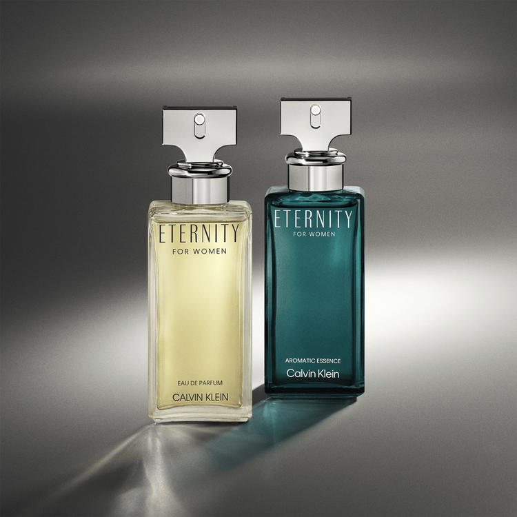 Eternity Aromatic Essence - Eau De Parfum, contraste sensual de flores aromáticas frescas y una base cremosa