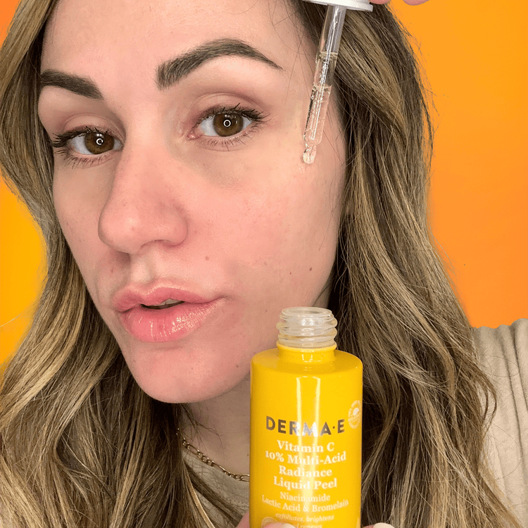 Vitamin C 10% Multi-Acid Radiance Liquid Peel Peeling líquido exfolia y renueva la piel