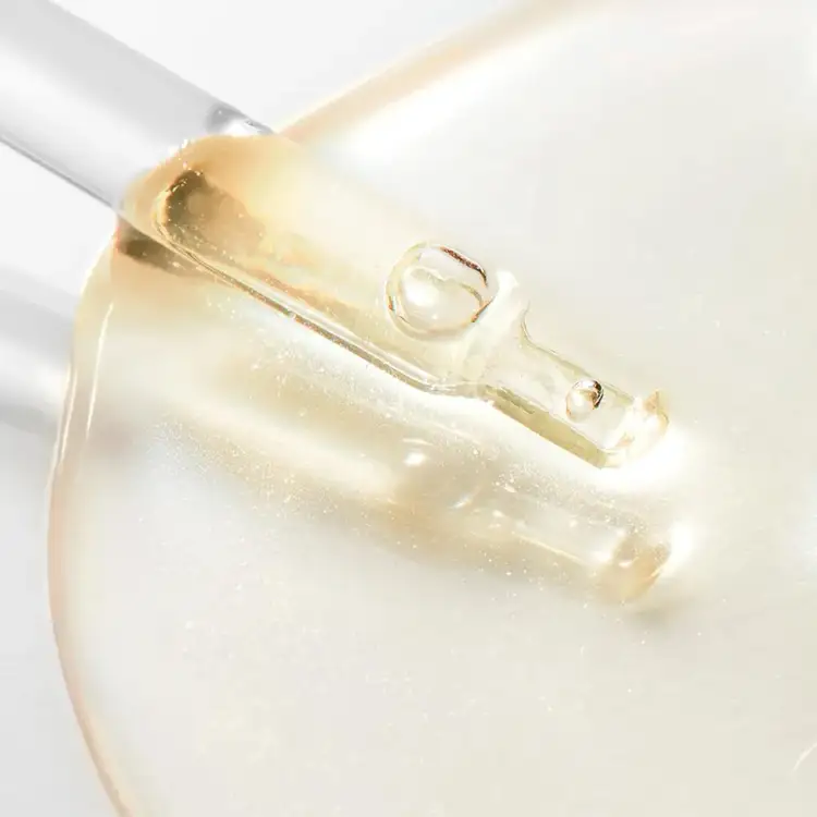 Prodigieuse Boost Suero iluminador suaviza e ilumina instantáneamente la piel