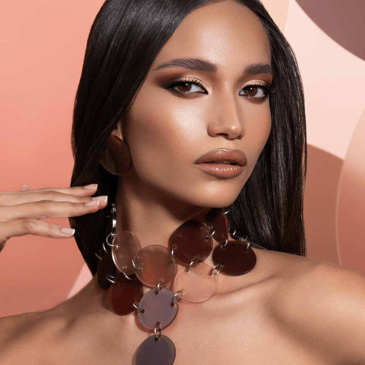 I Need a Warm Eyeshadow Palette Paleta de sombras 15 sombras nude cálidas.