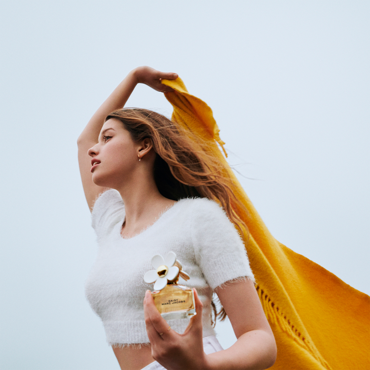 Daisy - Eau De Parfum, fragancia floral y amaderada para la mujer sofisticada