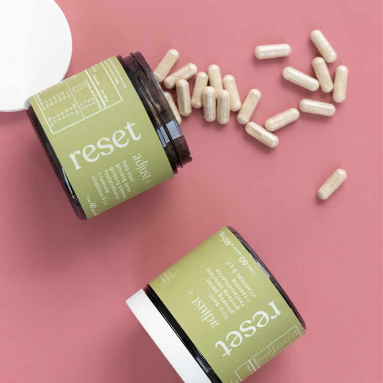 Adjust + Suplemento alimenticio diseñada para manejo del estrés, enfoque y energía equilibrada