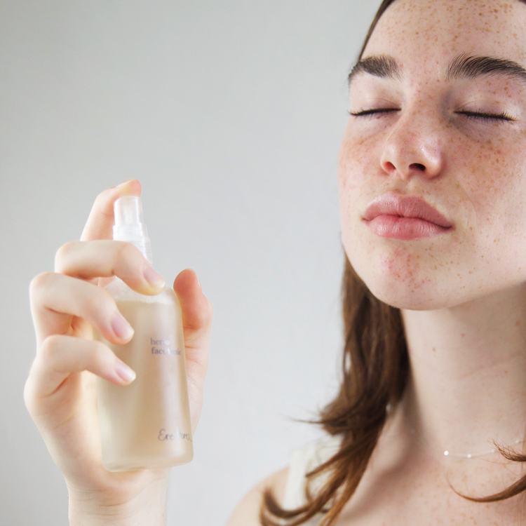 Herbal Face Tonic Tónico hidrata la piel