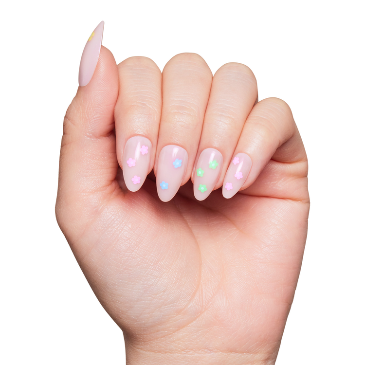 Full Bloom Press-On Nails Uñas postizas base semitransparente primaveral.