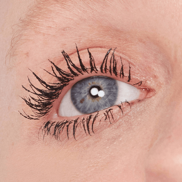 High Impact™ Nutri-Dimension Mascara Mascara de pestañas pestañas con volumen, definición y longitud