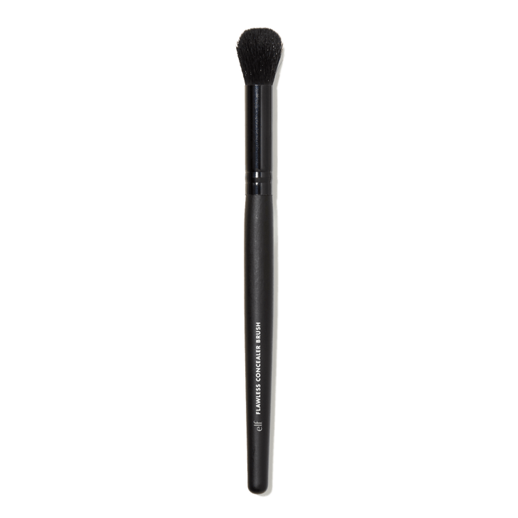 e.l.f. Flawless Concealer Brush Pincel para corrector que ofrece cobertura impecable y gradual