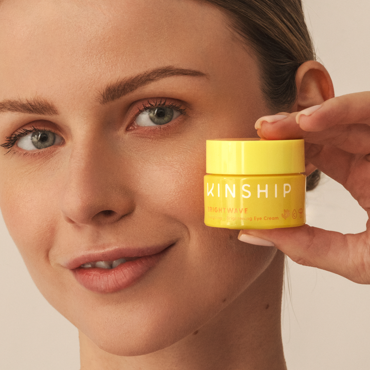 Brightwave Vitamin C Energizing + Brightening Crema para ojos ilumina la zona de ojos