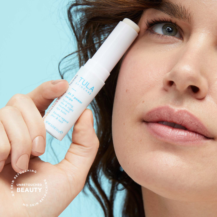 24-7 Power Swipe Hydrating Day & Night Treatment Bálsamo para ojos hidrata la piel