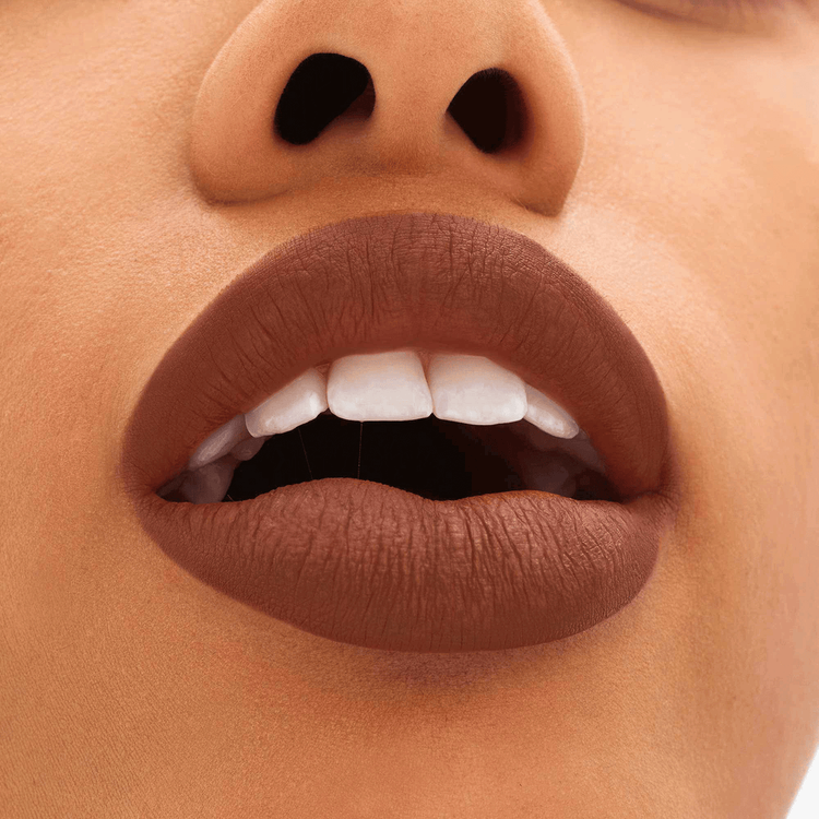 Mac Locked Kiss 24 Hrs Lipstick - Labial, color intenso, mate y confortable