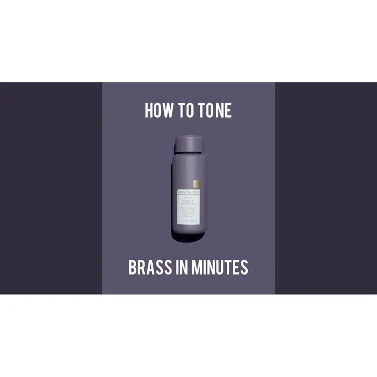 One Purple Shampoo limpia suavemente