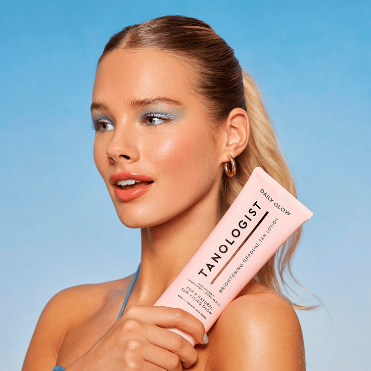 Daily Glow Brightening Gradual Tan Hidratante bronceador