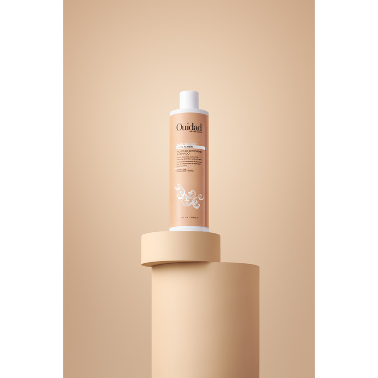 Curl Shaper Good As New Moisture Shampoo limpia suavemente