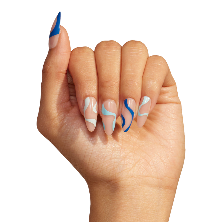 Wavy Blues Press-On Nails Uñas postizas forma almendrada mediana moderna.
