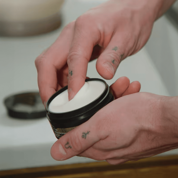 Men Pure-Formance Cera fijación fuerte y flexible