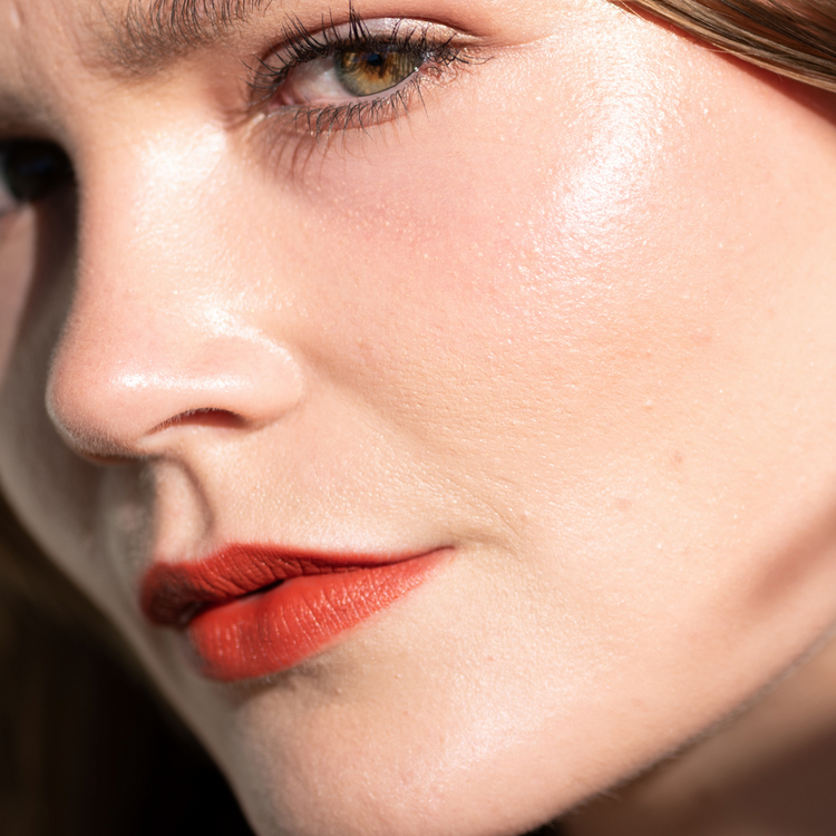 Coco Crayon Crayón color mate para mejillas y labios