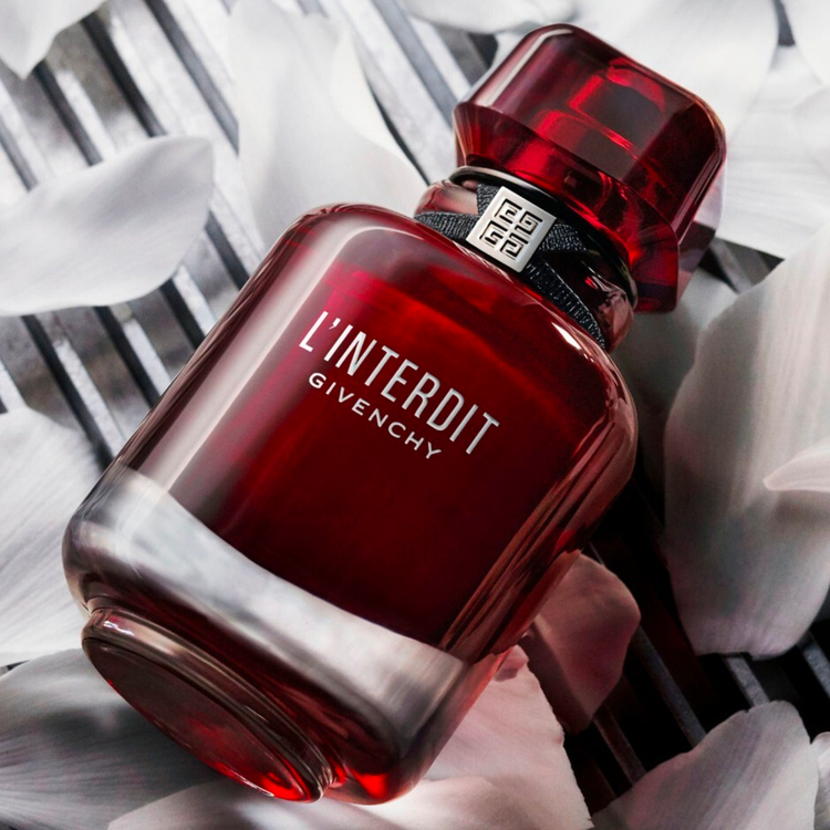 L'Interdit Rouge - Eau De Parfum, Aviva las llamas del deseo
