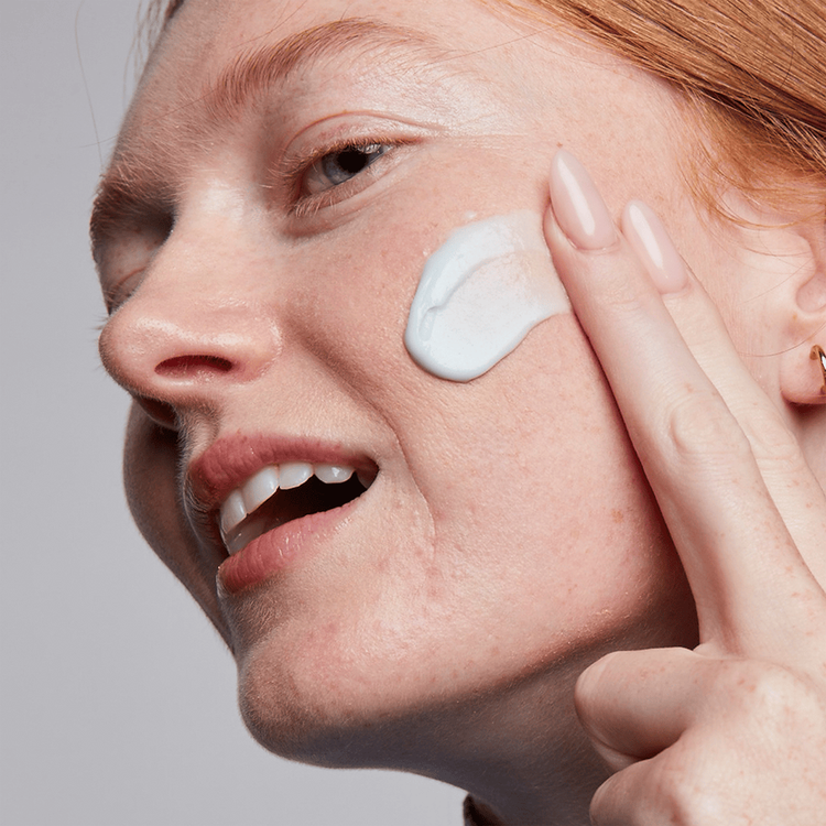 Deep Bleu Cloud Night Hidratante facial nutre profundamente la piel